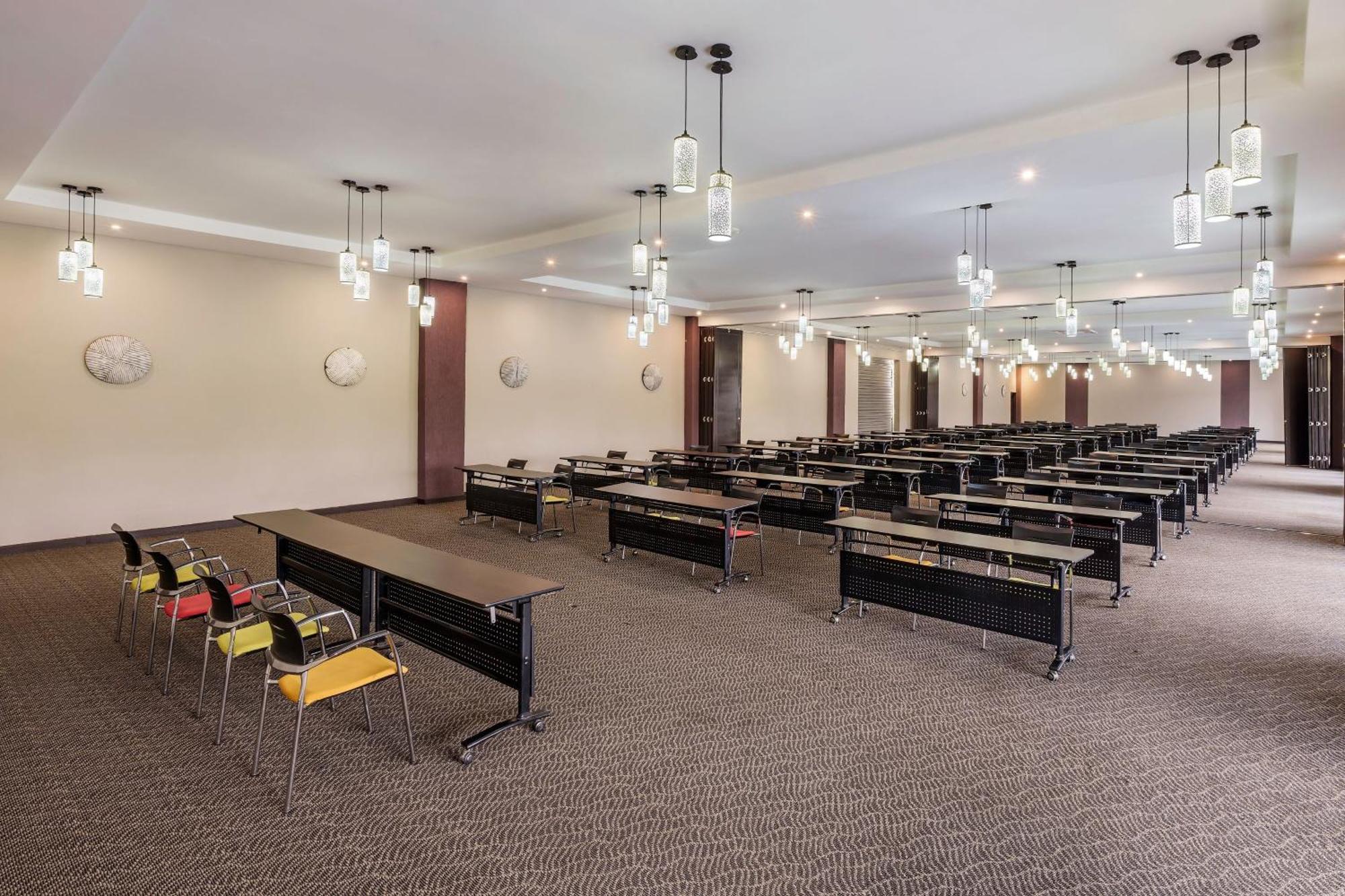 Protea Hotel By Marriott Ndola Exteriör bild